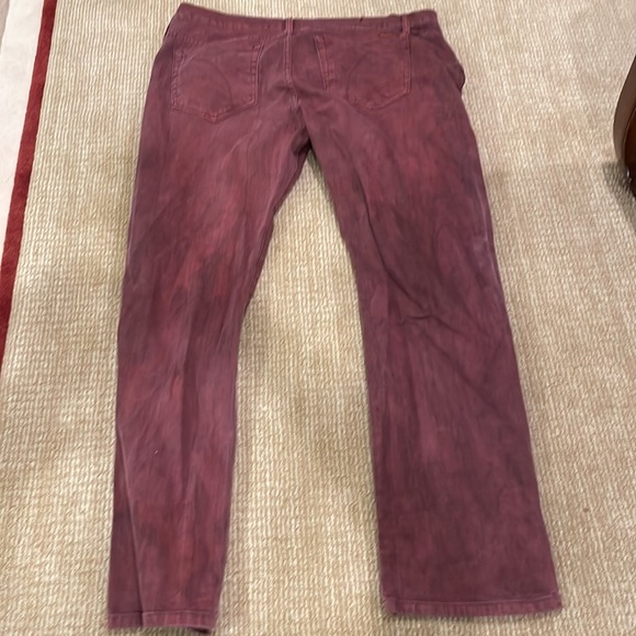 Men’s 40x32 Joe’s Jeans burgundy color - Picture 6 of 15